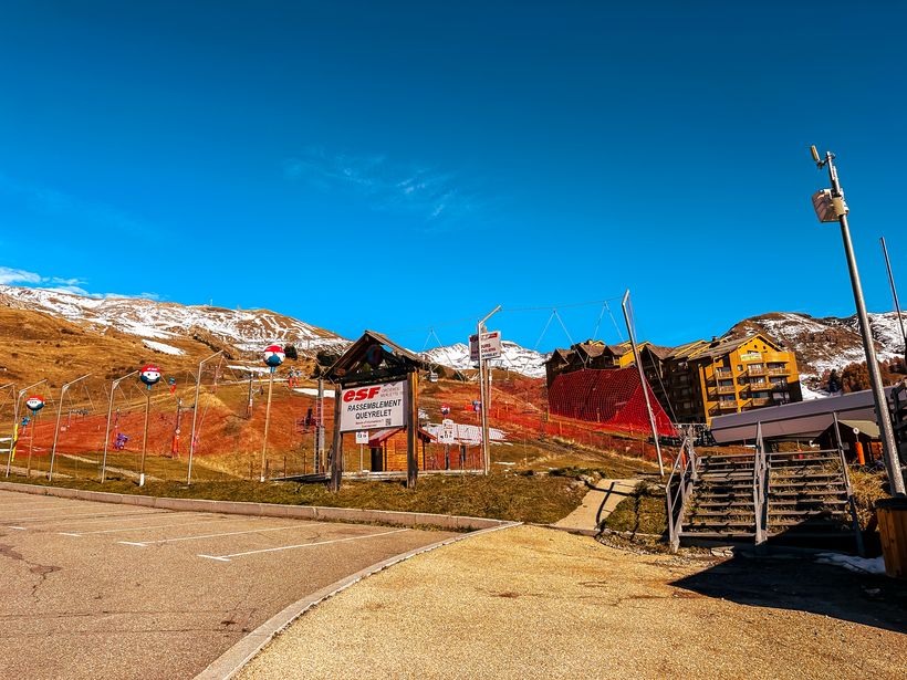 Parking des Anémones (P5) - © OT Orcières