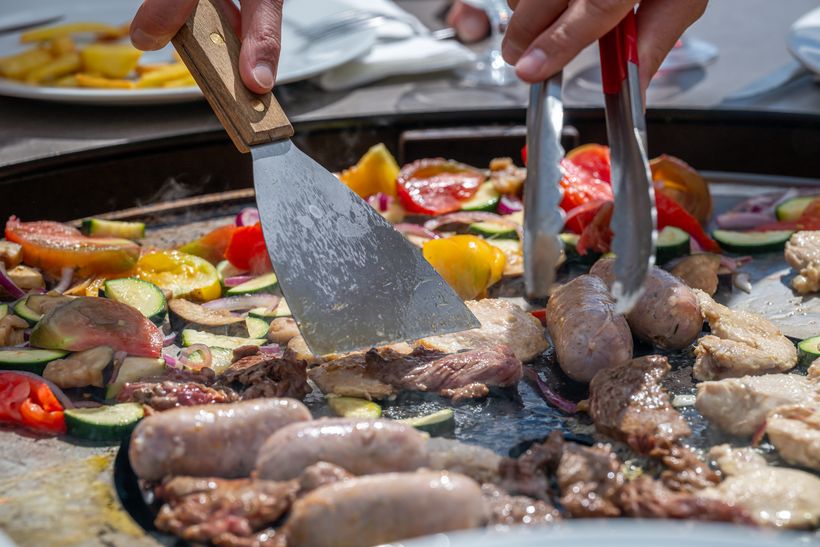 Brasero au Restaurant de Rocherousse_Orcières - © Gilles Baron